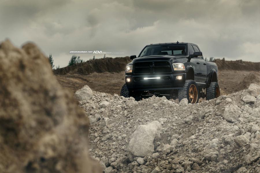  Dodge Ram 2500HD on ADV.1 Wheels (ADV5STruckSpec) 2015 года  (фото 6 из 14)